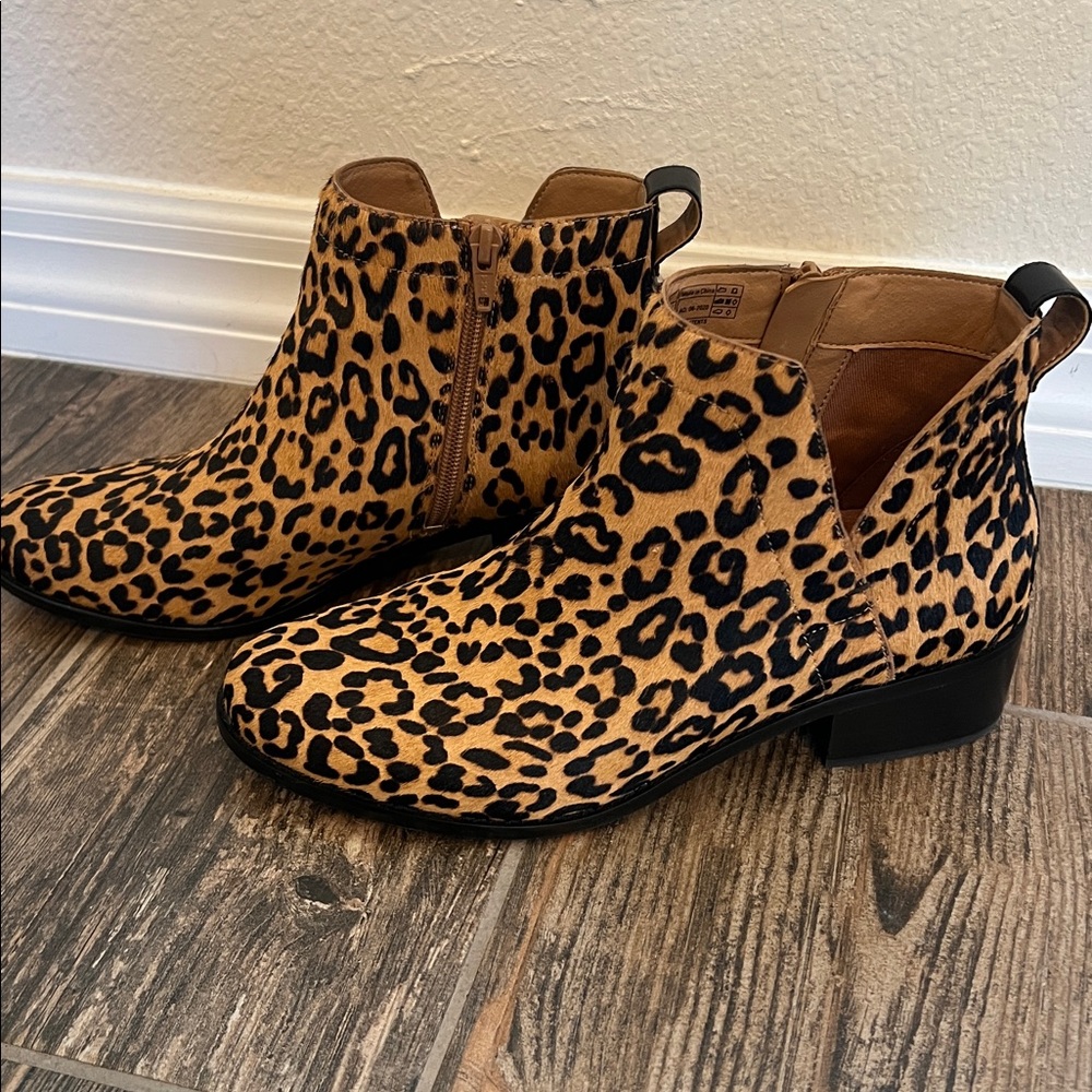Vionic Leopard Print Ankle Booties - 8.5 - EUC - Picture 2 of 9
